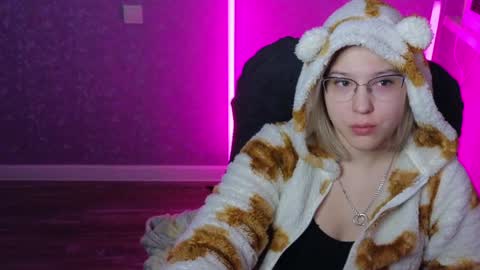 Belle  online show from January 30, 1:00 am