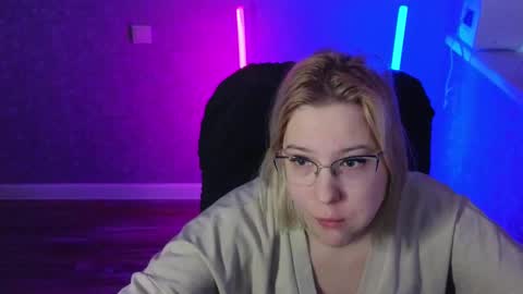 Belle  online show from February 13, 3:07 am