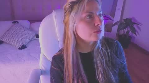 Snapshot of brandy_sweet_ chatting on September 17, 12:25 pm BRANDY online show from September 17, 12:25 pm