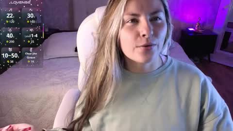 Snapshot of brandy_sweet_ chatting on October 1, 1:05 pm BRANDY online show from October 1, 1:05 pm
