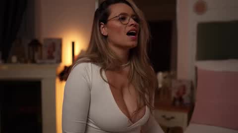 Alex online show from February 18, 5:28 am