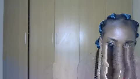 Snapshot of brat_bubble chatting on December 31, 3:42 pm brat_bubble online show from December 31, 3:42 pm
