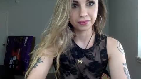 Mimi Noire online show from July 25, 2:57 pm