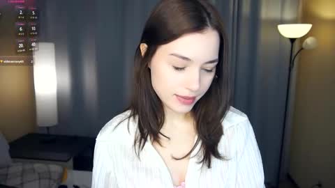 Mia Bunyard online show from December 2, 6:37 am