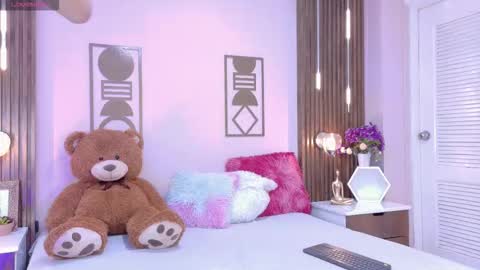 Bree  online show from March 18, 12:54 pm