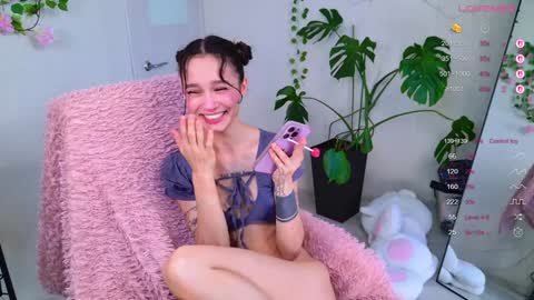 Snapshot of breeding_material chatting on September 9, 3:12 pm Ashley Dolce and Lou online show from September 9, 3:12 pm