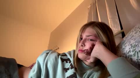 Breezyxlove online show from April 17, 2:24 am