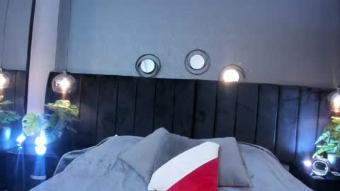   online show from April 19, 9:28 pm