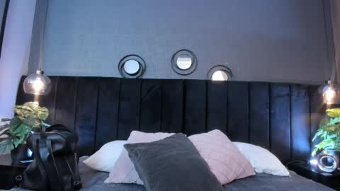   online show from April 21, 3:24 am