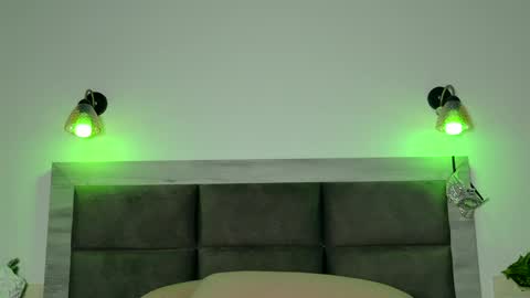 Snapshot of brenda_m00n chatting on February 3, 3:06 pm Brenda online show from February 3, 3:06 pm