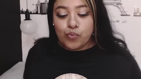 Snapshot of brenda_maz chatting on January 12, 12:01 pm Brenda  online show from January 12, 12:01 pm