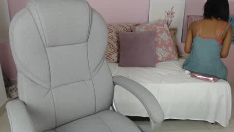 Snapshot of brendathompson_ chatting on February 6, 1:10 pm Brenda online show from February 6, 1:10 pm