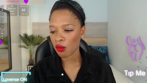Snapshot of brendathompson_ chatting on October 3, 2:27 am Brenda online show from October 3, 2:27 am