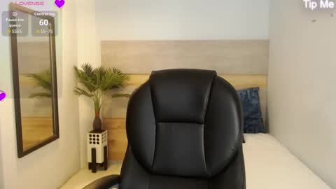 Snapshot of brendathompson_ chatting on September 25, 3:27 am Brenda online show from September 25, 3:27 am