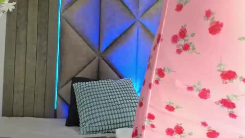 Snapshot of briaconner_ chatting on October 14, 2:47 am B R I A online show from October 14, 2:47 am
