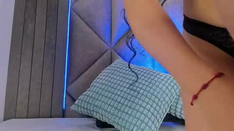 Snapshot of briaconner_ chatting on September 21, 11:20 am B R I A online show from September 21, 11:20 am
