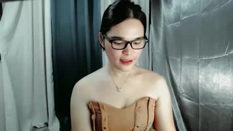 Claire online show from May 23, 9:35 pm