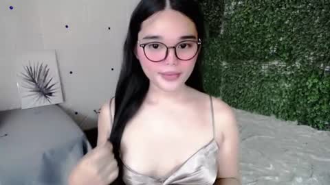 Claire online show from July 23, 2:25 pm