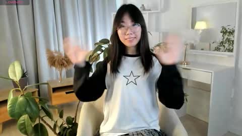 Snapshot of bridgetbottrell chatting on October 12, 4:04 am Hanna online show from October 12, 4:04 am