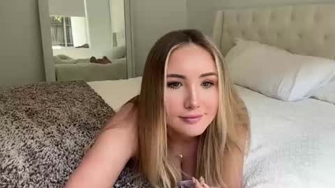 Snapshot of bridgetjean chatting on October 7, 11:20 pm Bridget Jean online show from October 7, 11:20 pm