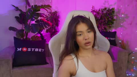 Snapshot of bright_diamonds_054 chatting on January 6, 8:07 pm Diamonds Girls online show from January 6, 8:07 pm