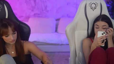 Snapshot of bright_diamonds_054 chatting on October 7, 7:35 am Diamonds Girls online show from October 7, 7:35 am