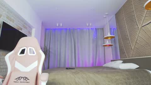 Snapshot of brightrays__ chatting on February 6, 3:06 am Amina Adelina online show from February 6, 3:06 am