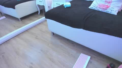 briny saez online show from May 3, 9:29 pm