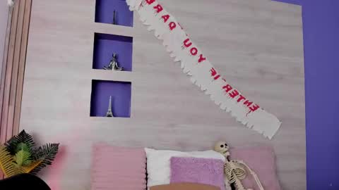 Snapshot of britanny_88 chatting on October 17, 2:31 pm Britanny online show from October 17, 2:31 pm