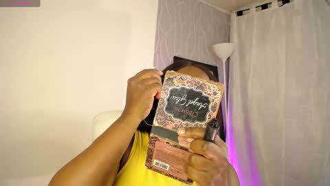 Snapshot of britanymooree chatting on December 9, 11:13 pm Britany online show from December 9, 11:13 pm