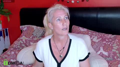 Lady Annabelle Montgomery online show from April 29, 9:53 pm