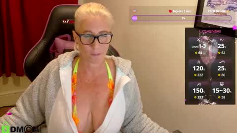 Snapshot of britishladya chatting on September 27, 9:22 pm Lady Annabelle Montgomery online show from September 27, 9:22 pm