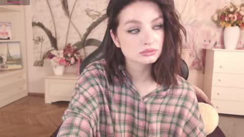 Snapshot of britneybarker chatting on September 17, 4:10 am britneybarker online show from September 17, 4:10 am