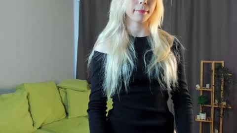 Snapshot of britneybrashaw chatting on October 9, 9:02 am Eva online show from October 9, 9:02 am