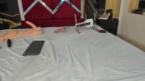 Snapshot of britneysweet_ chatting on September 24, 9:36 pm BritneySweet online show from September 24, 9:36 pm