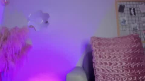 britnney_18 online show from February 10, 11:36 am