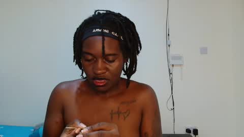 broken_haloo online show from April 19, 6:13 am