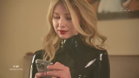 Anna online show from February 22, 2:27 pm