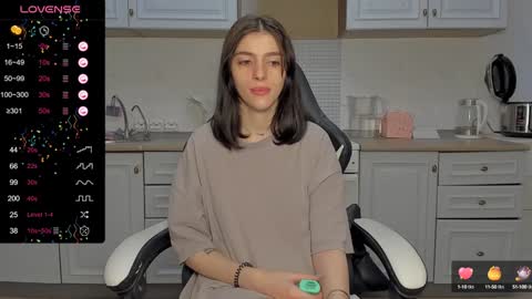 Snapshot of broosnica1 chatting on February 7, 9:37 am broosnica1 online show from February 7, 9:37 am