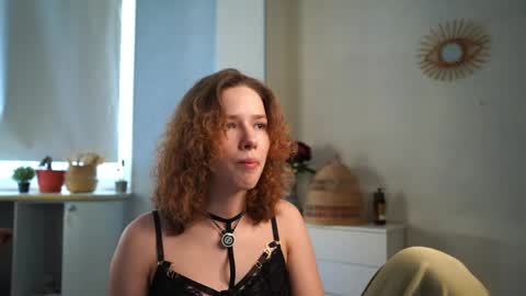 Tess online show from May 24, 2:27 pm