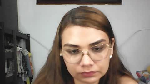 Snapshot of brunette_dan chatting on December 14, 3:39 am norma online show from December 14, 3:39 am