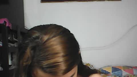 Snapshot of brunette_dan chatting on December 11, 7:53 am norma online show from December 11, 7:53 am