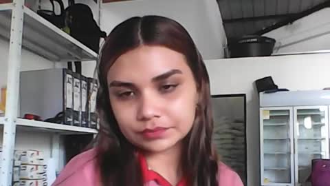 Snapshot of brunette_dan chatting on December 17, 6:42 pm norma online show from December 17, 6:42 pm