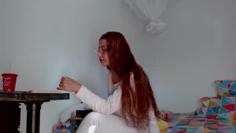 Snapshot of brunette_dan chatting on February 21, 8:49 pm norma online show from February 21, 8:49 pm