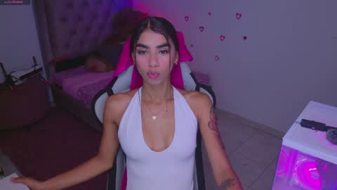 SARAH  online show from April 12, 3:31 am