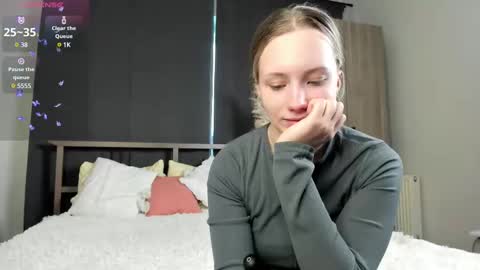 Snapshot of bubblebbb chatting on March 12, 10:05 am Sabrina online show from March 12, 10:05 am
