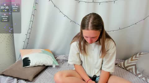 Snapshot of bubblebbb chatting on December 13, 4:22 am Sabrina online show from December 13, 4:22 am