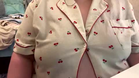 bubblegirl online show from April 29, 10:48 pm