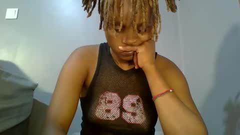 Snapshot of buga_baby chatting on October 15, 2:03 am buga_baby online show from October 15, 2:03 am