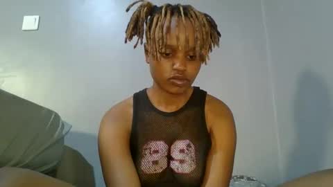 Snapshot of buga_baby chatting on October 18, 2:25 am buga_baby online show from October 18, 2:25 am